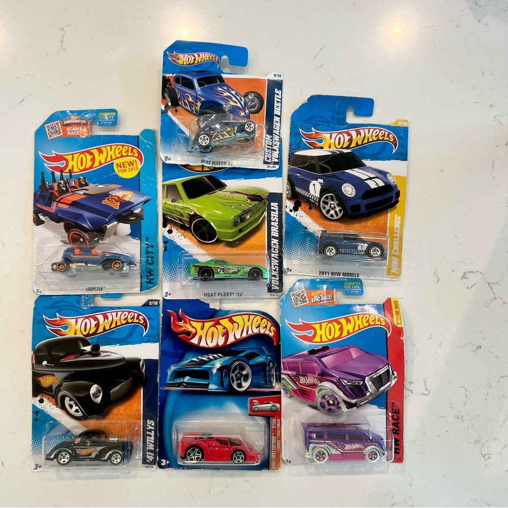 Hot Wheels Assorted Blue & Purple Toy Car Pack